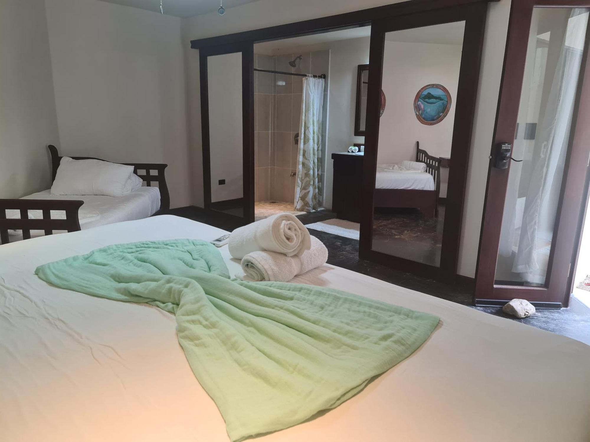 Hona Beach Hotel Dominical Zimmer foto